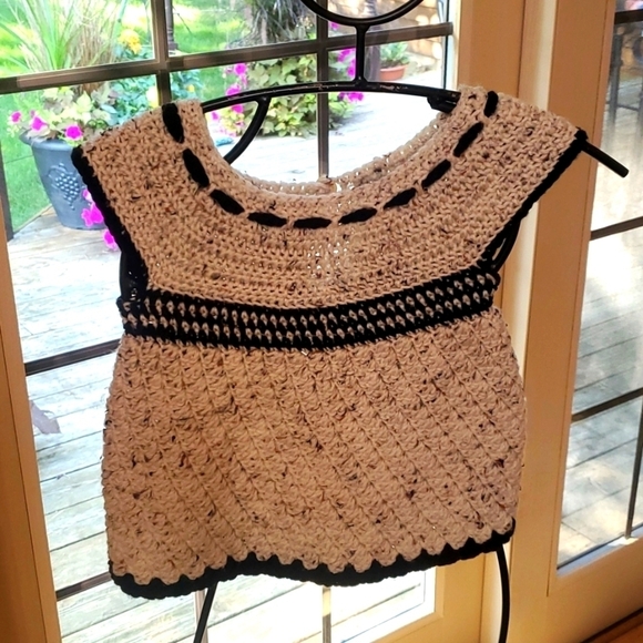 Vintage Handmade Baby Girl Crocheted Beige and Black Dress 12 month - Picture 1 of 7